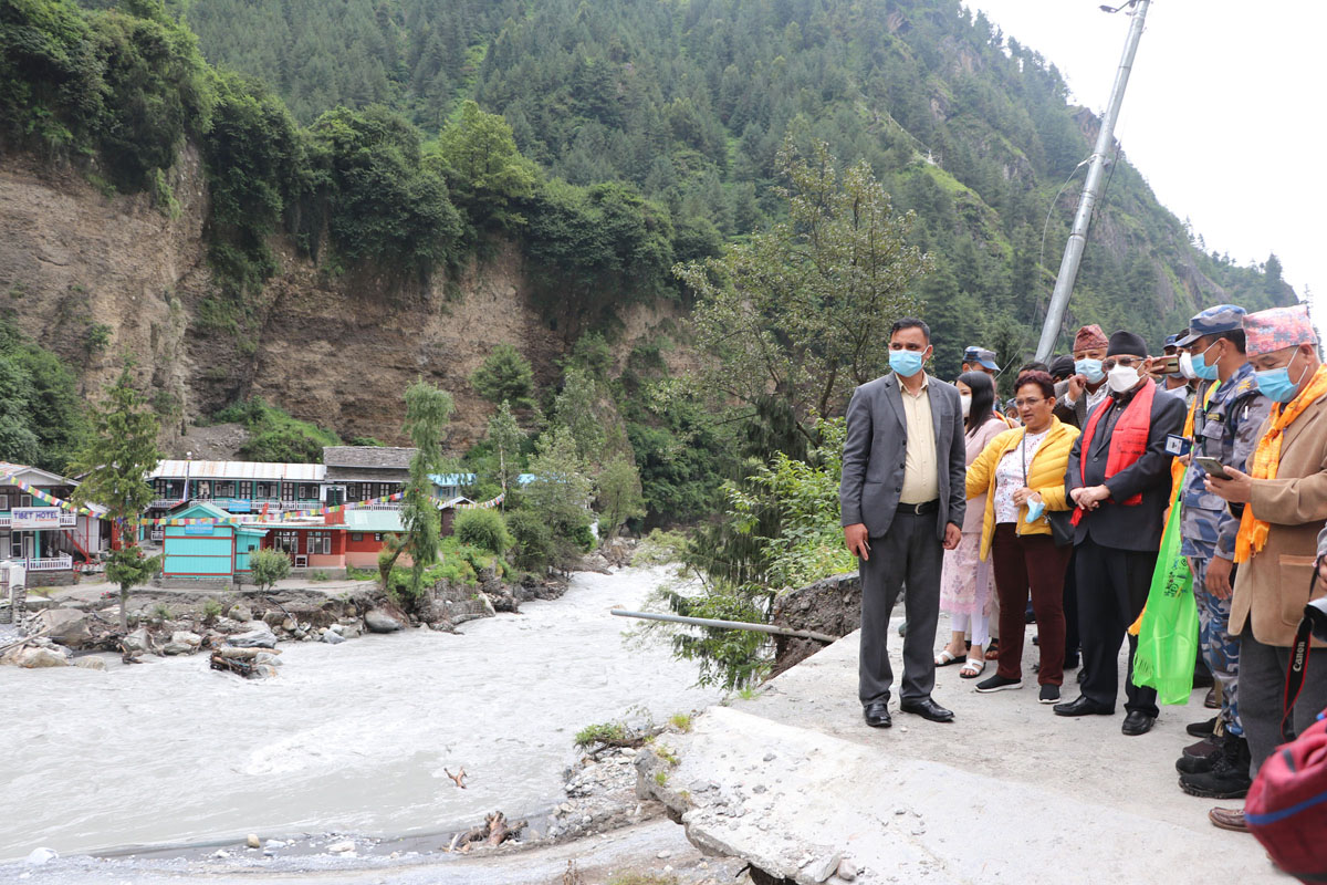 सङ्कटग्रस्त मनाङ पुगेको निरीक्षण टोलीको निष्कर्ष : दीर्घकालीन समाधानको खाँचो